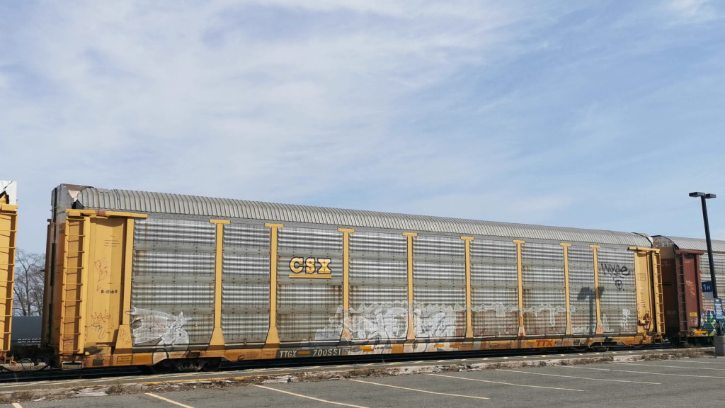 CSX B11167 (Body) TTGX 700551 (Flat)